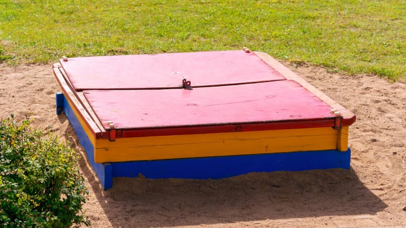 Piaskownica dla dzieci zamykana